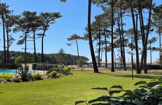 Charmant T2 avec piscine et terrasse face au lac, parking privé, animaux acceptés - FR-1-379-55