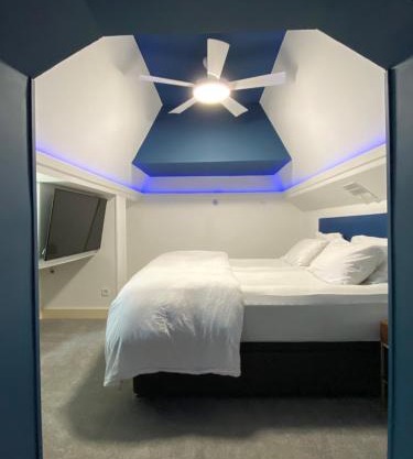 Charme rustique- piscine privée et jardin