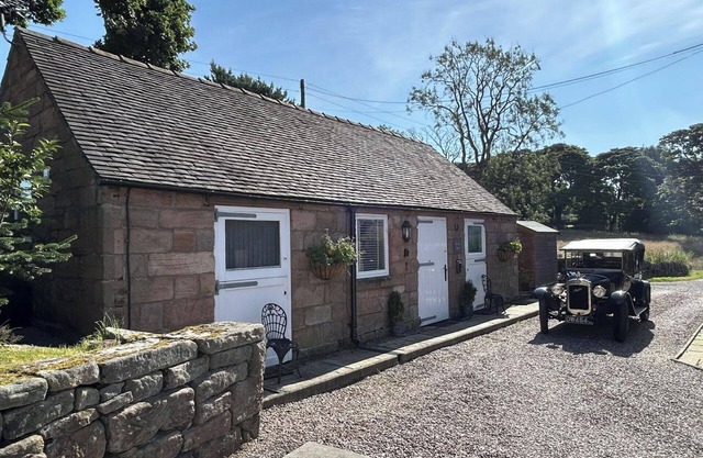 Charming 1 Bed Peak Cottage Barn Alton Towers