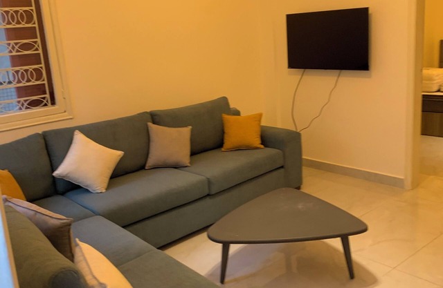 Charming 1 bedroom + living room apartment in Forn El Chebbak