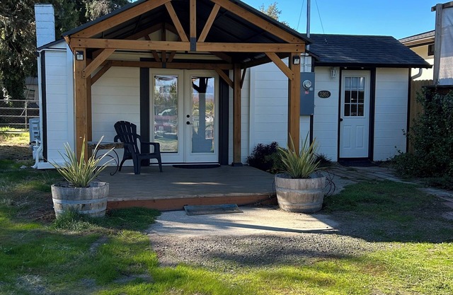 Charming 1-bedroom cottage in Central Point with AC