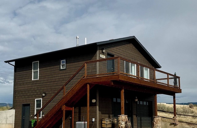 Charming 1-bedroom apartment in awesome Ten Sleep with AC