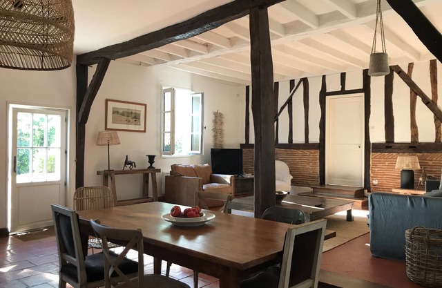 Charming 17th century house on 1 ha of land 4 minutes from Bergerac