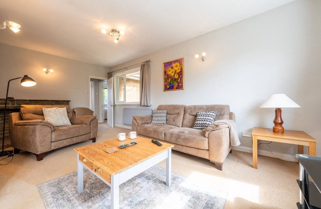 Charming 2-Bed Detached Home in Radyr