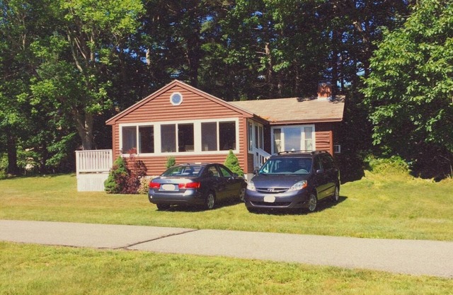 Charming 2-bedroom cabin with WiFi, AC in tranquil Ogunquit