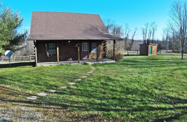 Charming 2-bedroom Cabin in Athens