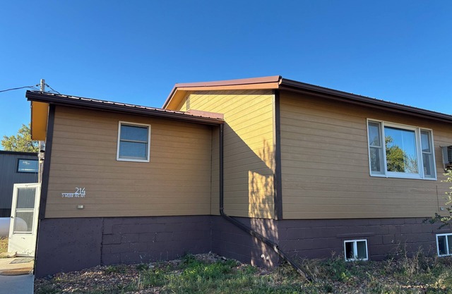 Charming 2-bedroom Getaway in Broadus