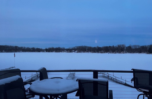 Charming 2-bedroom house on Lake Lavine