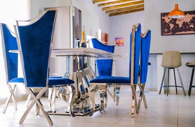 Charming 2-bedroom house in marvelous Marloth Park with WiFi, fitness room