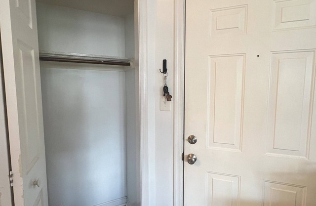 Charming 2-bedroomCondo in Hampstead MD