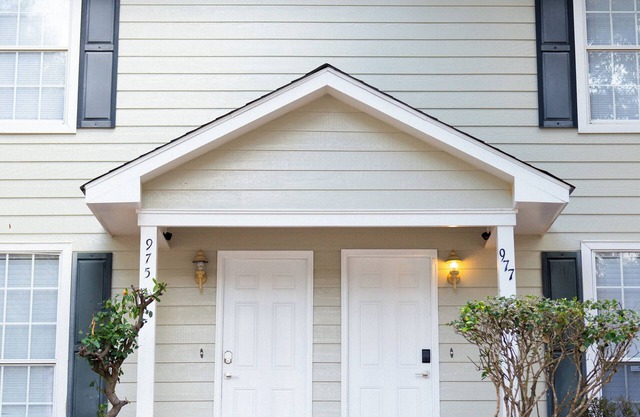 Charming 2BR Home Pet-Friendly Stay