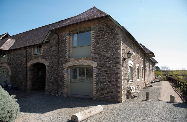 Charming 3 Bed Barn Close to Coast, Noss Mayo, Newton Ferrers and the Beaches