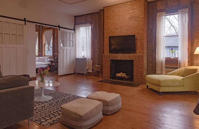 Charming 3-bedroom apartment in delightful Beacon with Chef's Kitchen