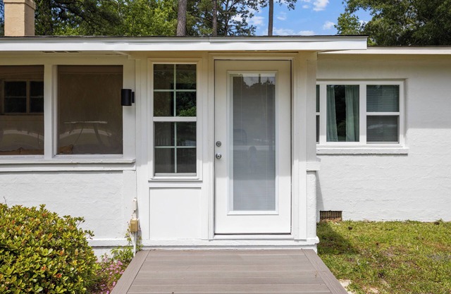 Charming 3-bedroom cottage in Oriental, pet friendly