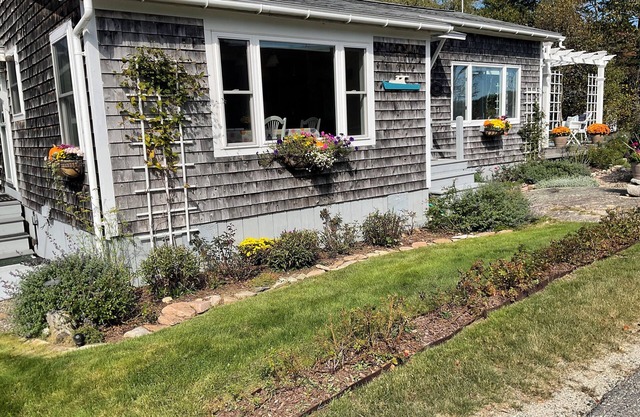 Charming 3-bedroom cottage on Pigeon Hill Peninsula withWiFi.n