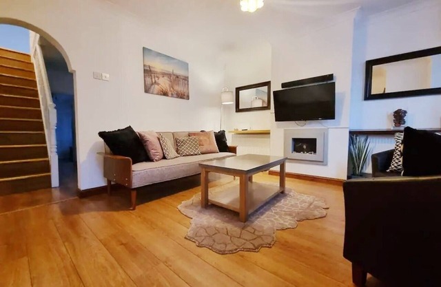 Charming 3-Bedroom House Near Rochester Town Center