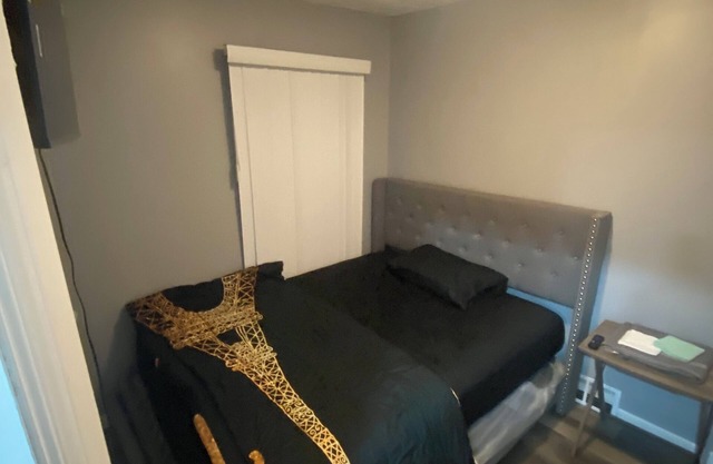 Charming 3-bedroom house in welcoming Detroit with WiFi, AC