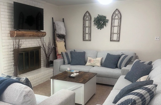 Charming 3-bedroom house in Oxford with Game Room and WiFi