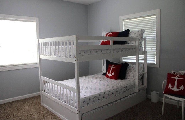 Charming 3-bedroom house: Winona Lake Front