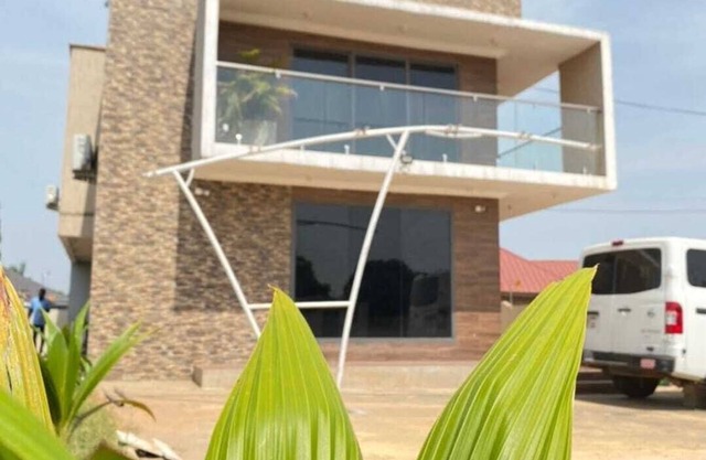 Charming 3-bedroom townhome in Accra
