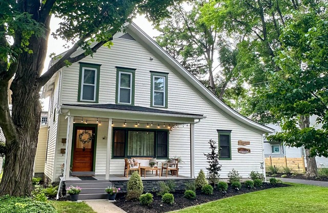 Charming 3-Bedroom 1.5 Bath East Aurora Village Home walk to Roycroft & Main St