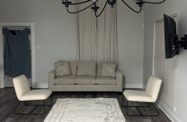 Charming 3-bedroom house with AC in Prairieville