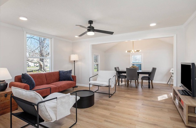 Charming 3BD 2BR Dog Friendly