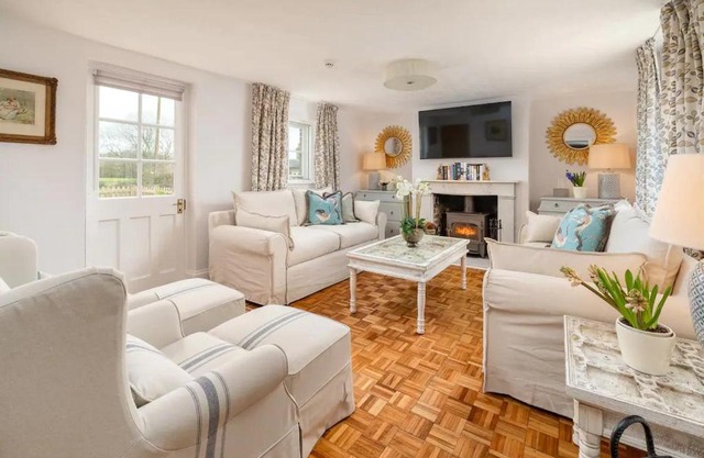 Charming 4 Bed Cottage in Herts Countryside - Pass the Keys