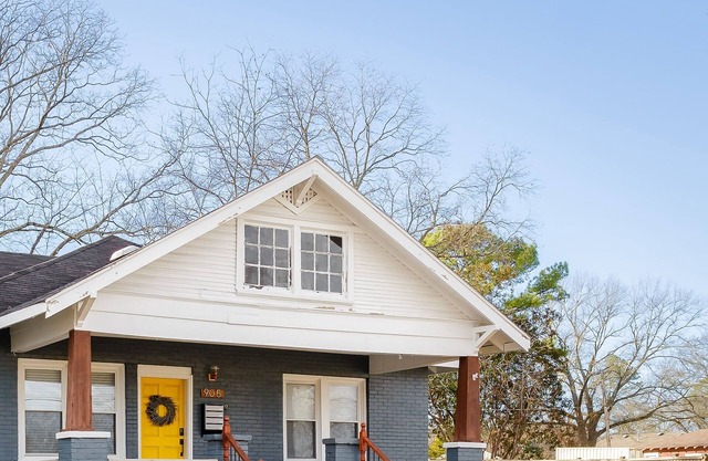 Charming 4-bedroom 3bath house in terrific Florence with WiFi, AC