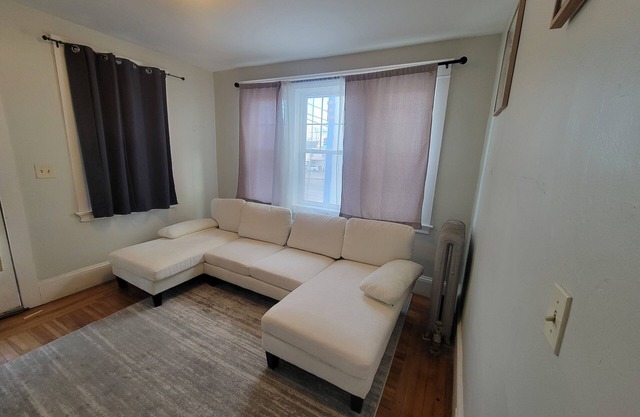 Charming 4-bedroom house close to Downtown Providence & nightlife on Atwells Ave