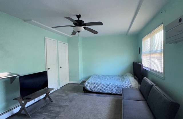 Charming apartment in serene Staten Island