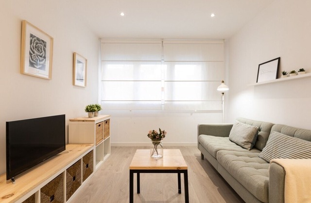 CHARMING APARTMENT IDEAL FOR SMALL FAMILIES IN THE CENTER IN GRÀCIA FOR