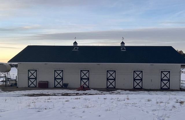 Charming barn house with stunning mountain and meadow views!