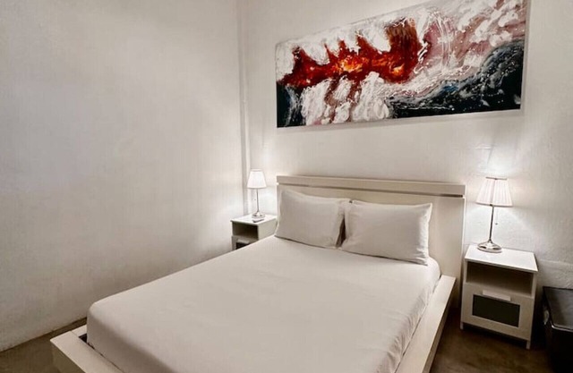 Charming Beachside Getaway w/Balcony & WiFi