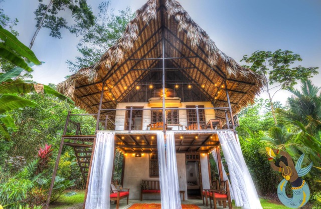 Charming Casa Selah with FiberOp near the Beach!