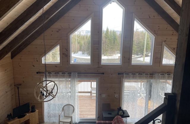 Charming chalet with WiFi in Saint-Donat