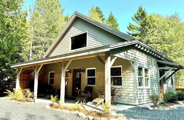 Charming Cottage at Pretty Pond