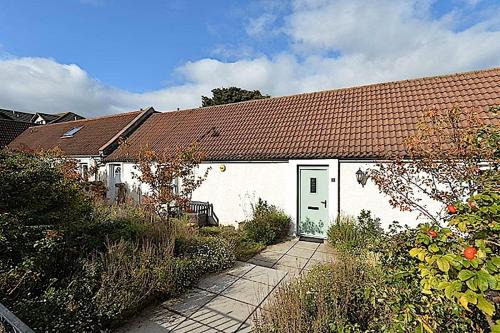 Charming Cottage For Share ,Private Double Room , Fast Fibre Optik Int, Free Parking, Garden