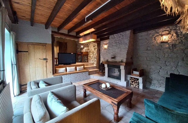 Charming cottage in a farm with views