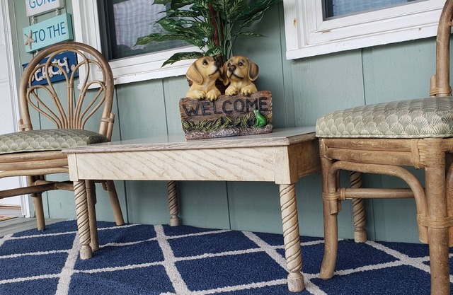 Charming cottage nestled in its own half acre, 3 miles from Ocean Isle beach