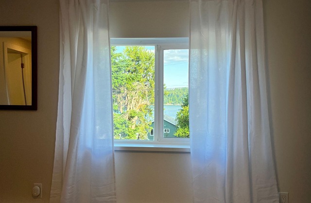 charming cottage suite perched just above the heart of Lower Gibsons