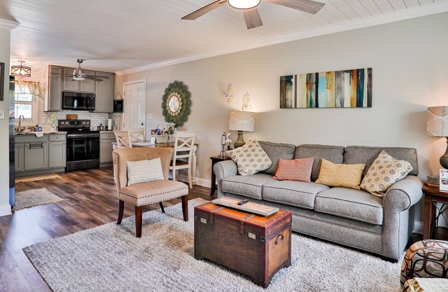 Charming cottage with shared pool, sauna, patio, grill & loft - dog-friendly