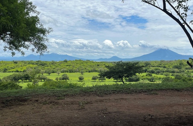 Charming country casita near Nagarote with amazing views of Momotombo