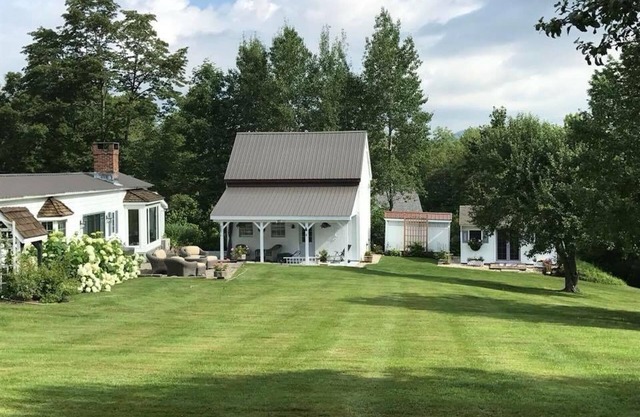 Charming Cozy Cottage with Stunning Views - Minutes from Manchester and Dorset