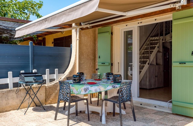 Charming family home 500 m from the beach with large terrace