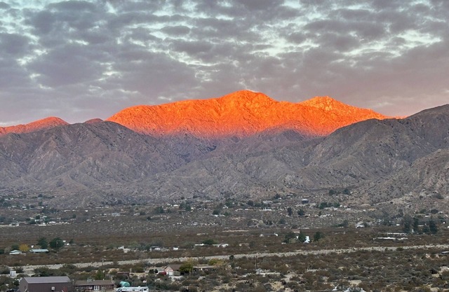 Charming Family Friendly Home in Beautiful Desert Locale Near Joshua Tree