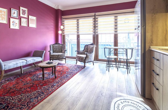 Charming Flat near Kennedy Avenue in Fatih