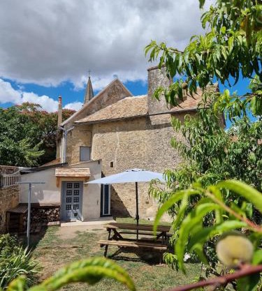 Charming, French village house, renovated in 2025, available tonight !