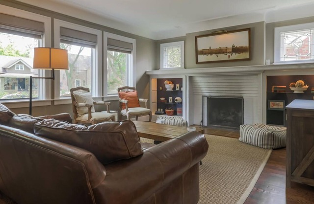 Charming Grosse Pointe Flat in The Village