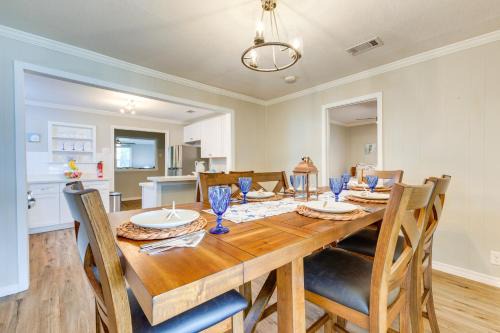 Charming Gulfport Home about 2 Mi to Marina